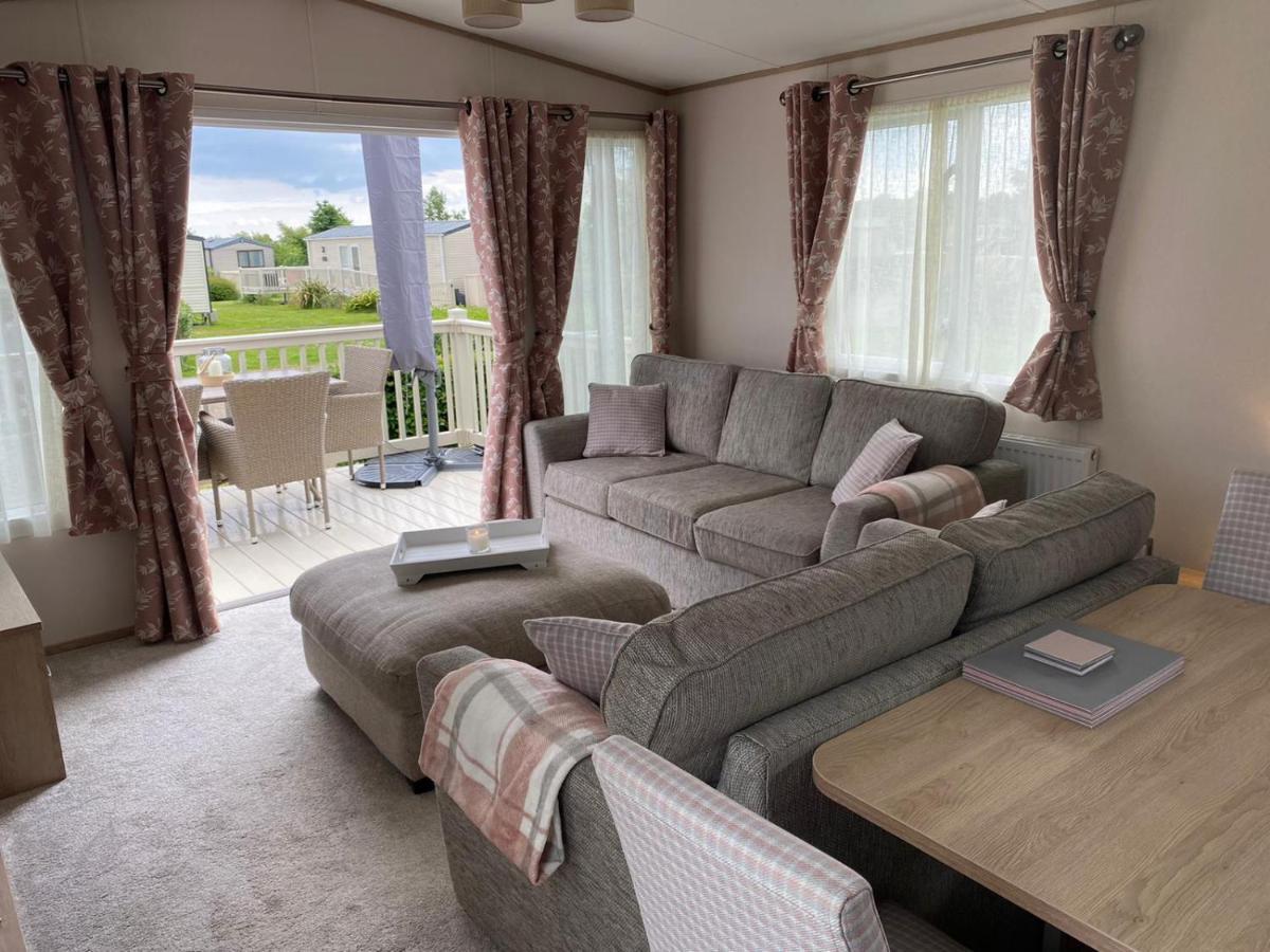 Lake District Prestige Caravan, 3 Bedrooms, Sleeps 8 On Haven Holiday Park Flookburgh Eksteriør billede