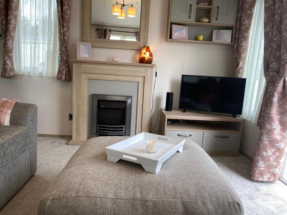 Lake District Prestige Caravan, 3 Bedrooms, Sleeps 8 On Haven Holiday Park Flookburgh Eksteriør billede