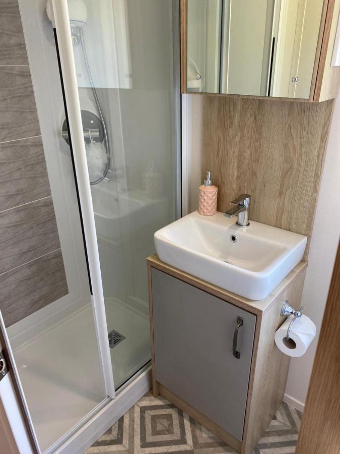 Lake District Prestige Caravan, 3 Bedrooms, Sleeps 8 On Haven Holiday Park Flookburgh Eksteriør billede